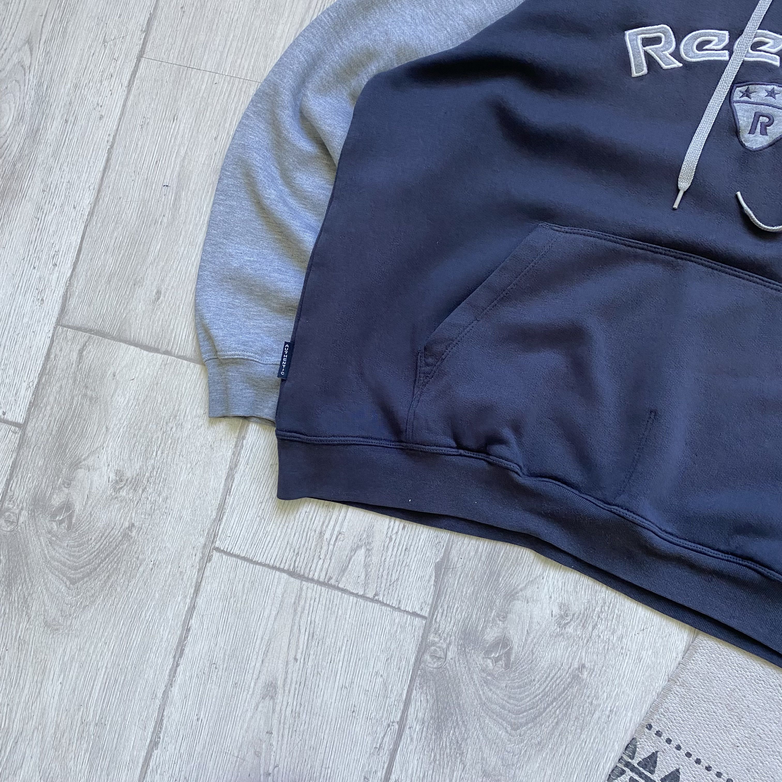 Reebok 🕷️Vintage 90s Faded Reebok Boxy Hoodie center logo Size US M / EU 48-50 / 2 - 3 Thumbnail