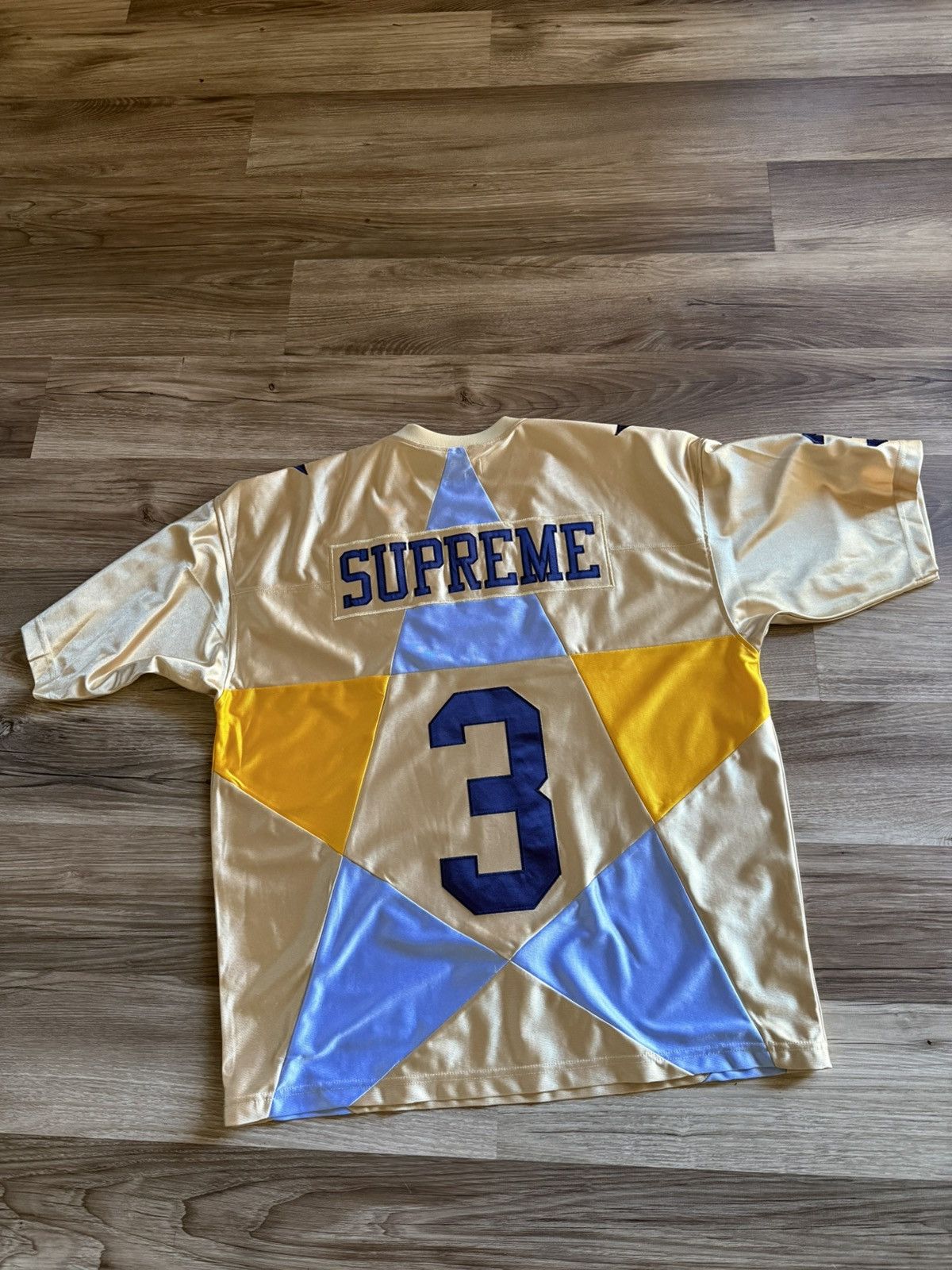 Supreme Supreme Stars Jersey Gold size Medium Size US M / EU 48-50 / 2 - 4 Thumbnail