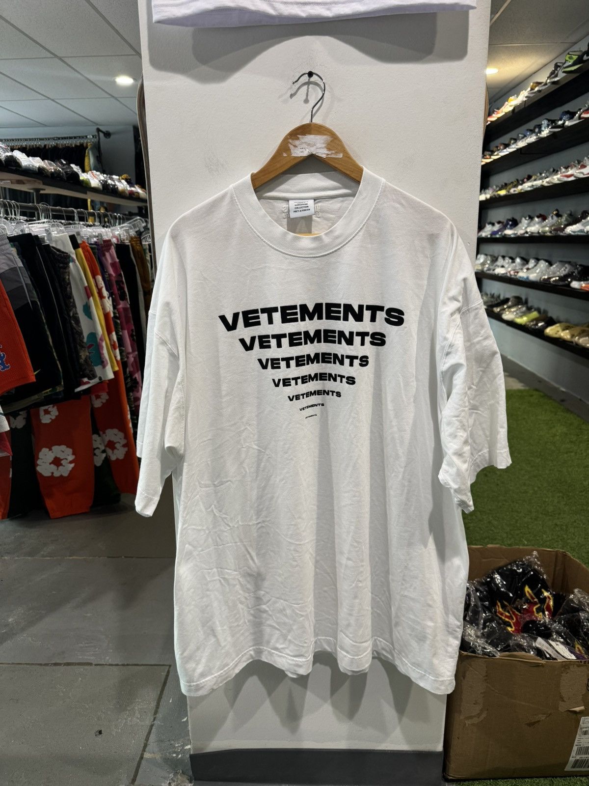 Vetements Vetements “I Have a Drinking Problem” T-Shirt White | L