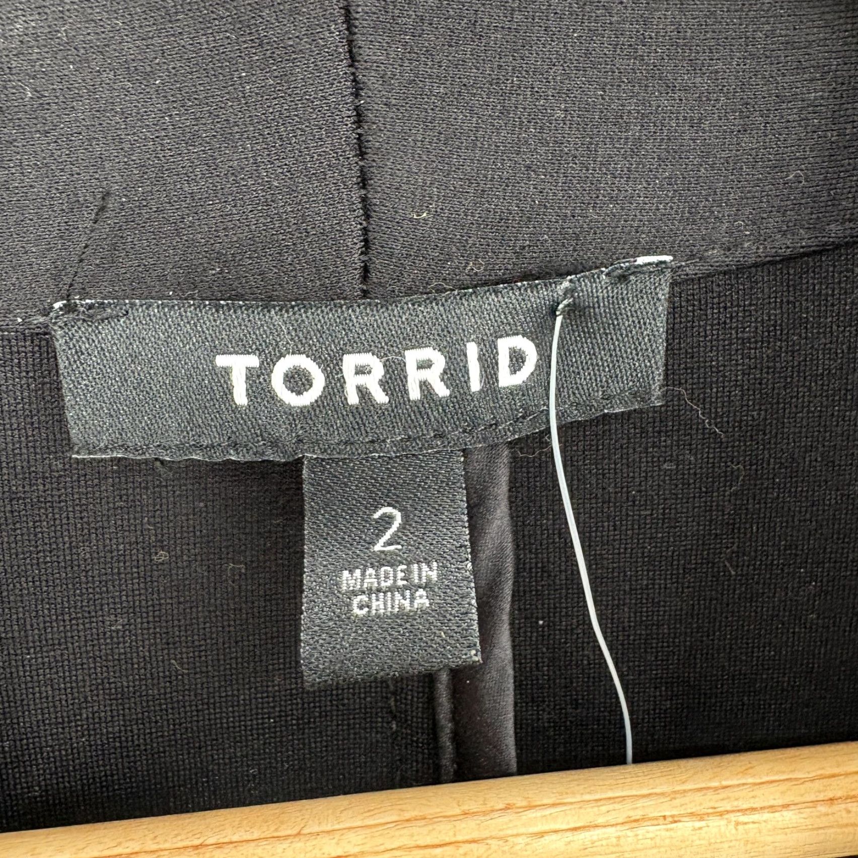 Torrid Torrid Blazer Womens 2X Black Long Line Shawl Collar Tuxedo Jacket NWT Size XXL / US 16-18 / IT 52-54 - 4 Thumbnail