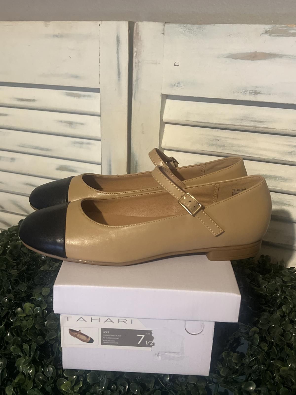 Elie Tahari Tahari Women's Beige and Black Mary Jane Flats Size 7.5 Size US 7.5 / IT 37.5 - 5 Thumbnail
