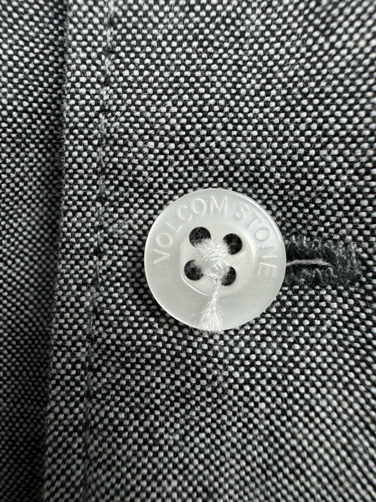 Volcom Volcom Modern Fit Long Sleeve Button-Up Grey Shirt Size US XL / EU 56 / 4 - 10 Thumbnail