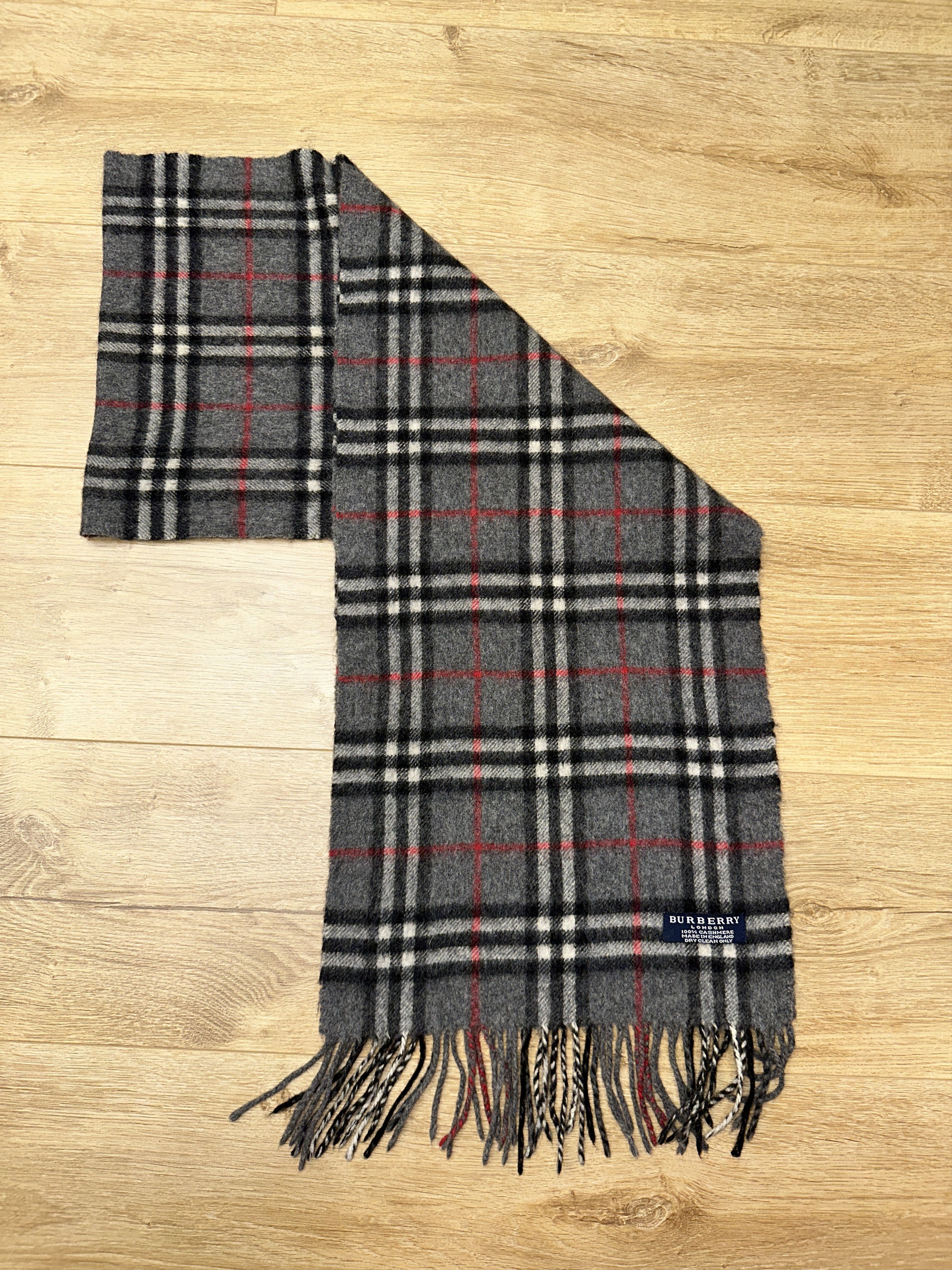 Burberry Iconic Burberry Classic Check 100% Cashmere Scarf 170x30cm Size ONE SIZE - 9 Thumbnail