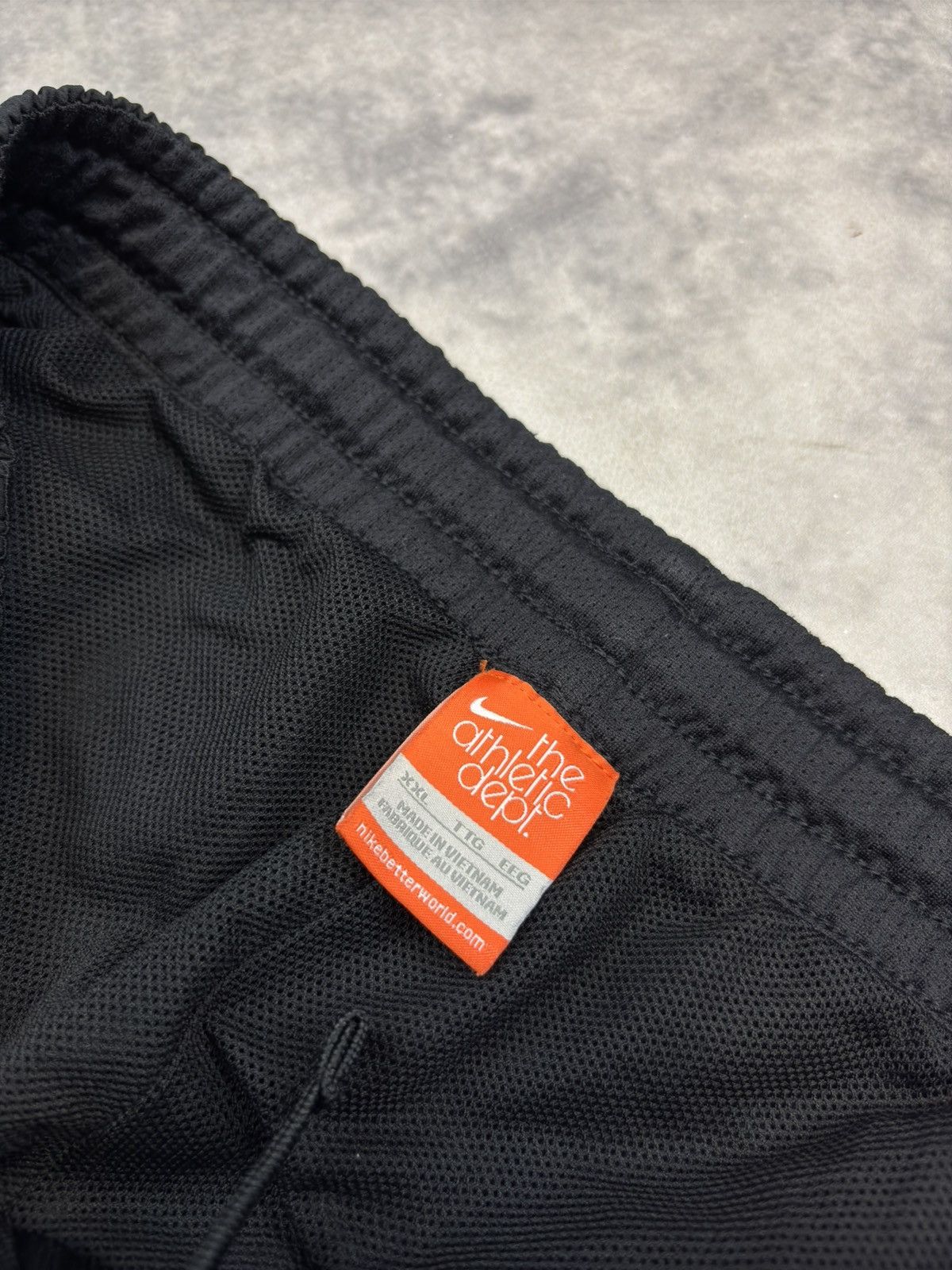 Nike × Vintage Nike Baggy Vintage Y2K Nylon Track Pants Joggers Hype USA Size US 34 / EU 50 - 5 Thumbnail