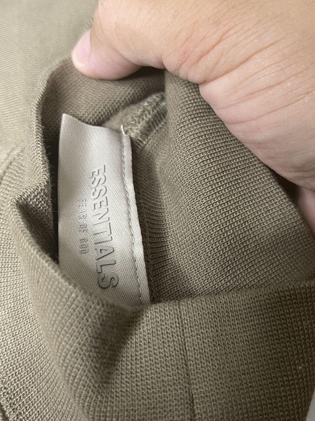 Essentials Fear of God Essentials Relaxed Crewneck 'Wood' size XS Size US XS / EU 42 / 0 - 3 Thumbnail