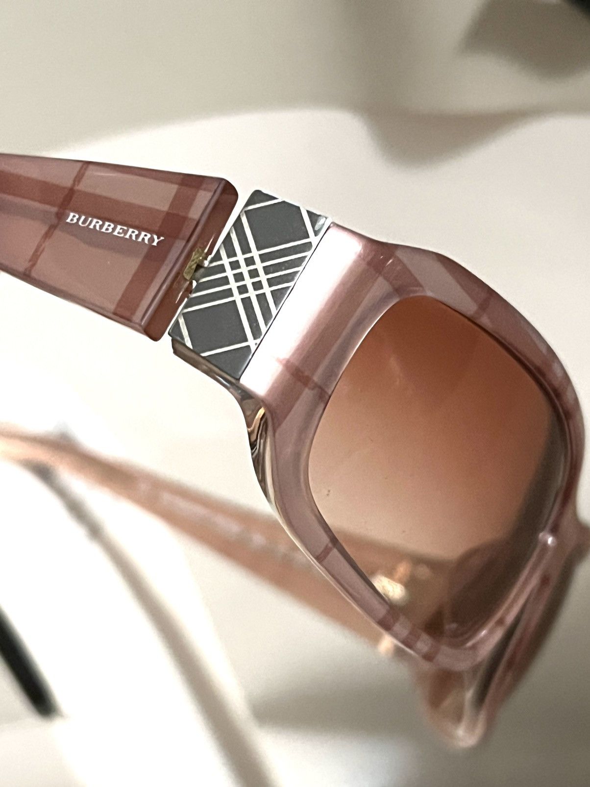 Burberry Burberry Sunglasses Pink Size ONE SIZE - 1 Thumbnail