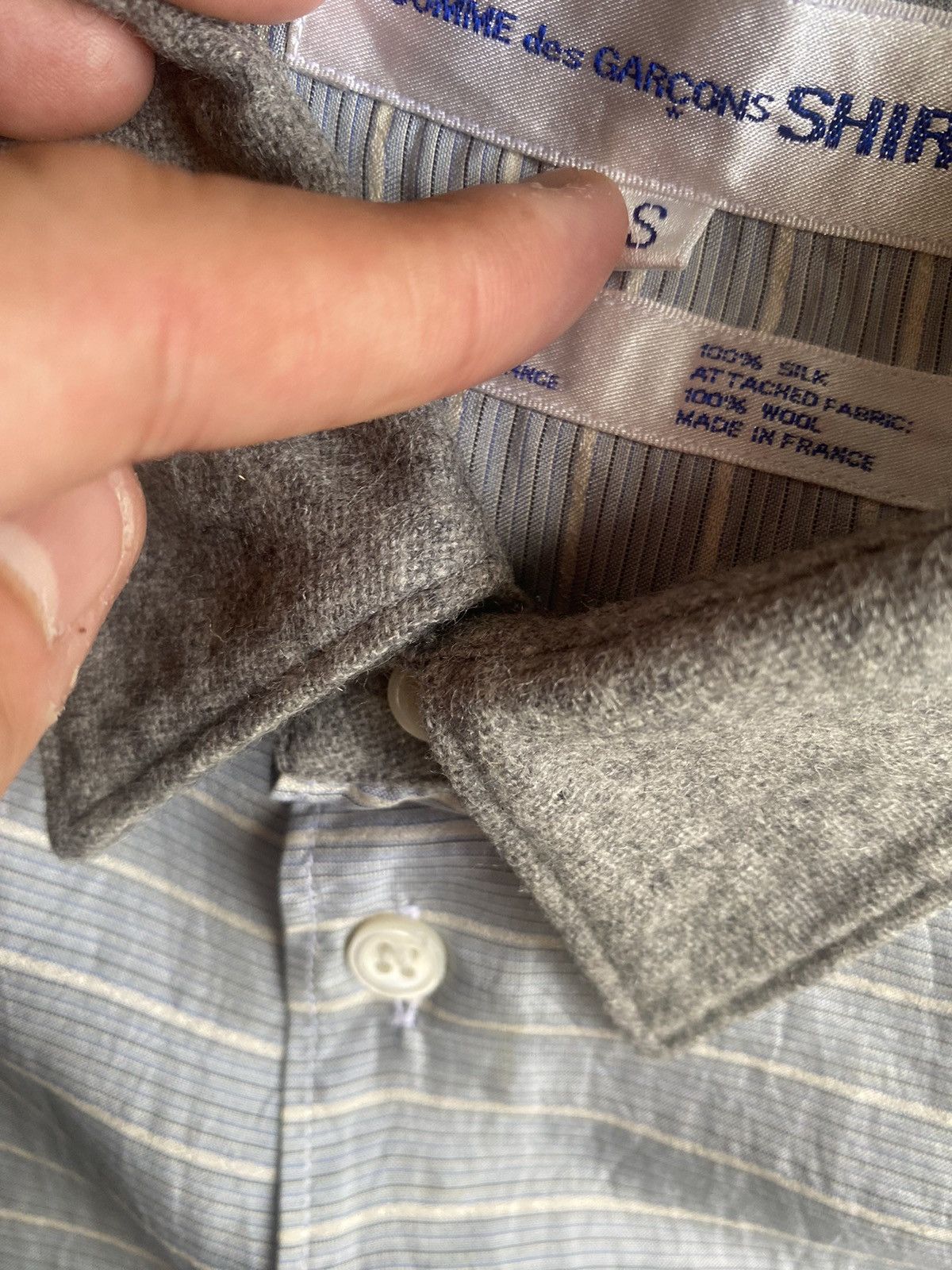 Comme des Garcons Silk Blue Stripe With Contrast Grey Wool Collar Size US S / EU 44-46 / 1 - 4 Thumbnail