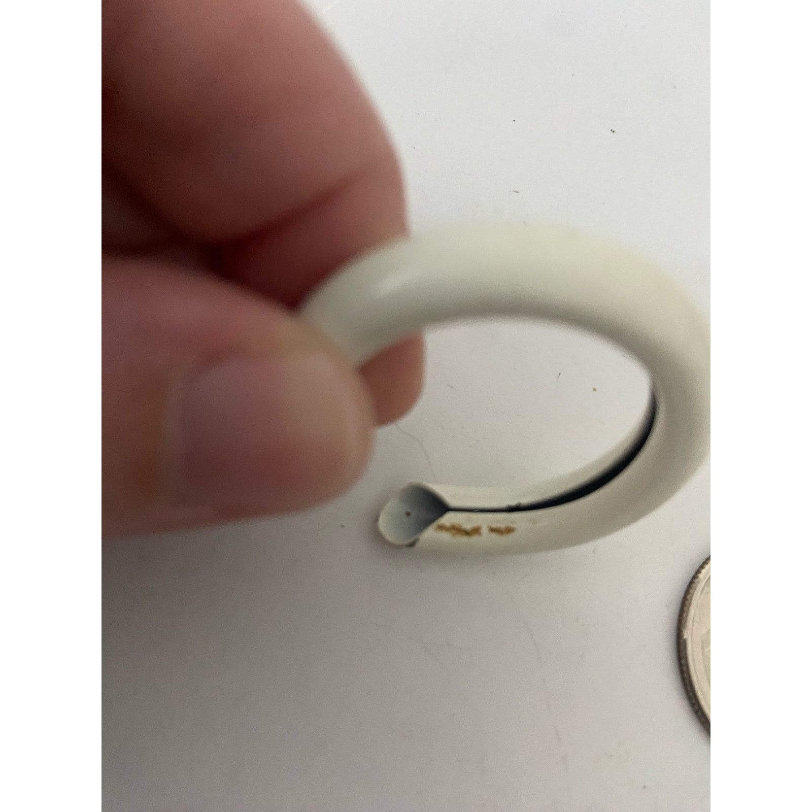 Vintage white hoop earrings Size ONE SIZE - 3 Thumbnail