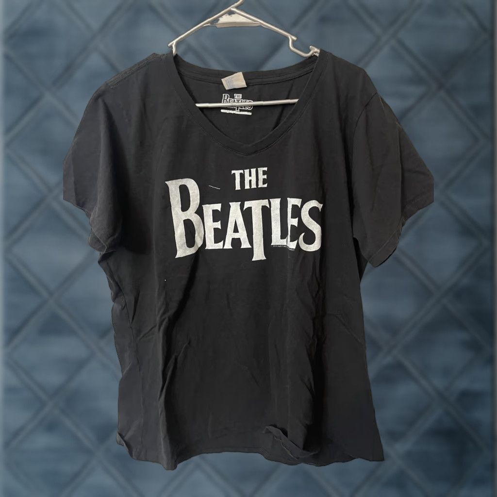 Vintage VINTAGE The Beatles Shirt Womens 2XL Black V-Neck Shirt/Top Size XXL / US 16-18 / IT 52-54 - 1 Thumbnail