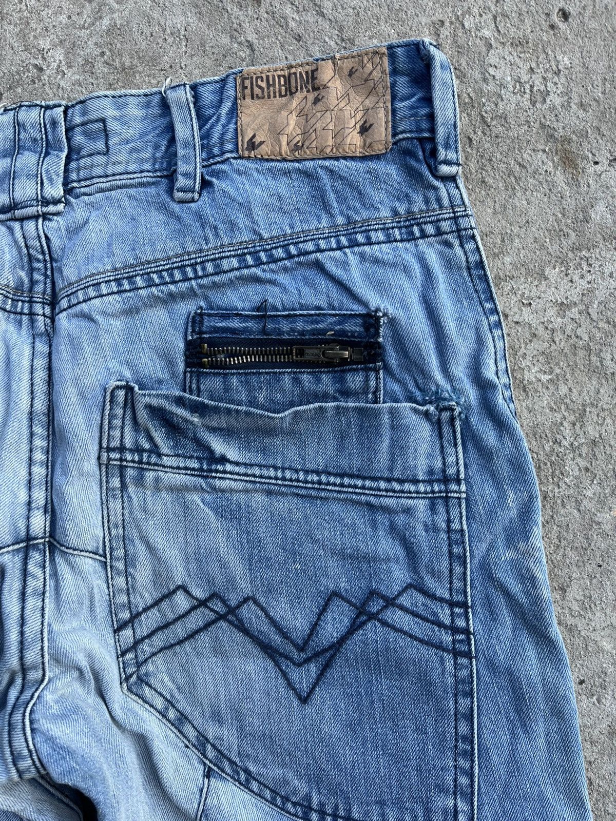 If Six Was Nine × Japanese Brand × Le Grande Bleu (L.G.B.) Jeans Dirty Pants Faded Crash Denim Thrashed Y2K Distressed Size US 34 / EU 50 - 12 Thumbnail
