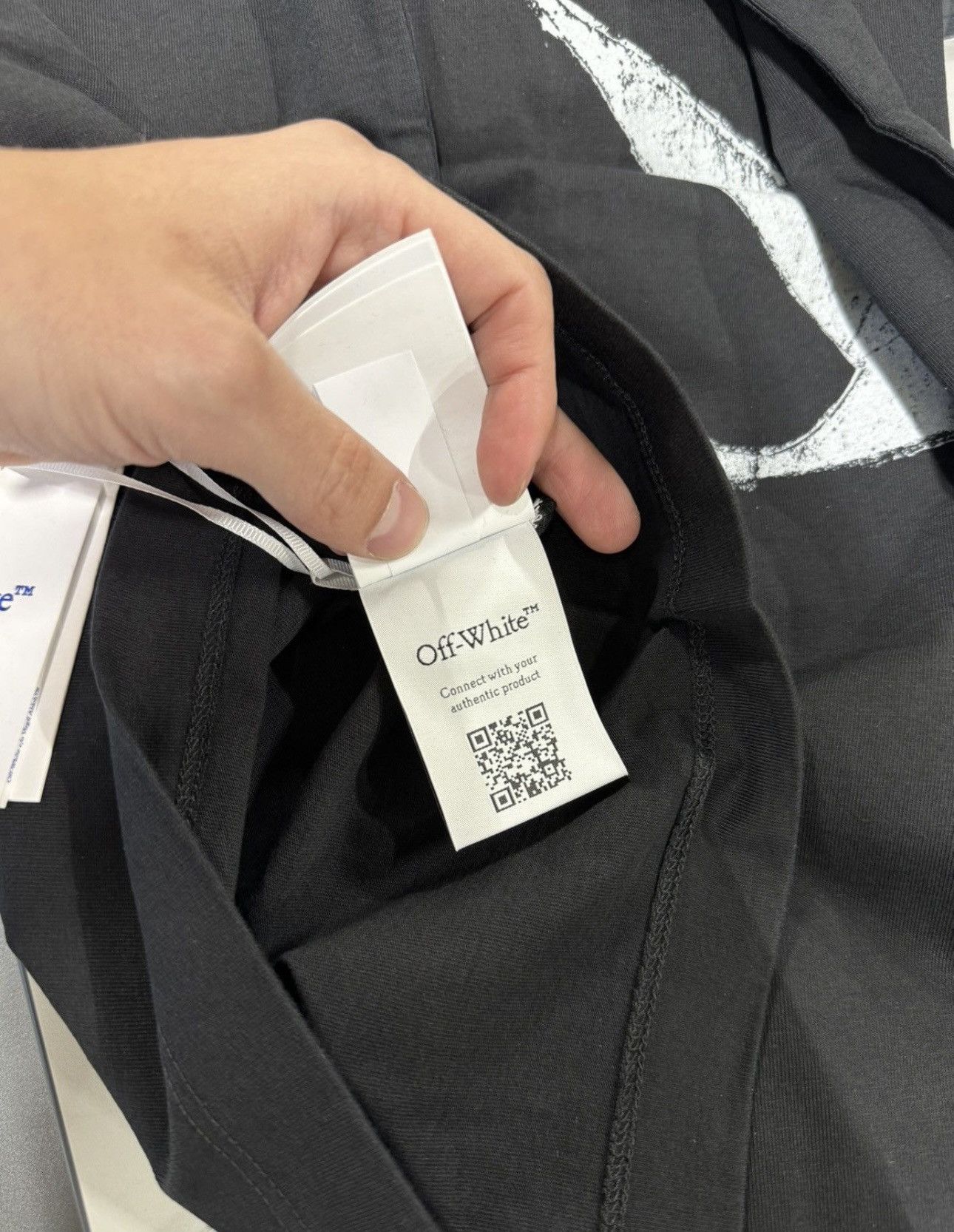 Off-White × Virgil Abloh Off-White Scratch Arrow T-Shirt NEW 550$ Size US M / EU 48-50 / 2 - 7 Thumbnail