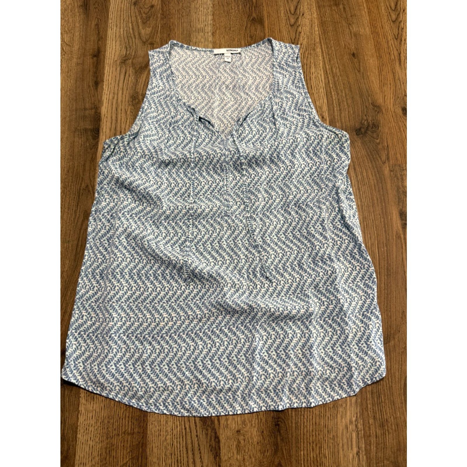 Vintage Sonoma Shirts Tank Top Women Medium Blue V-Neck Sleeveless Casual White Accent Pattern: Solid Size M / US 6-8 / IT 42-44 - 2 Thumbnail