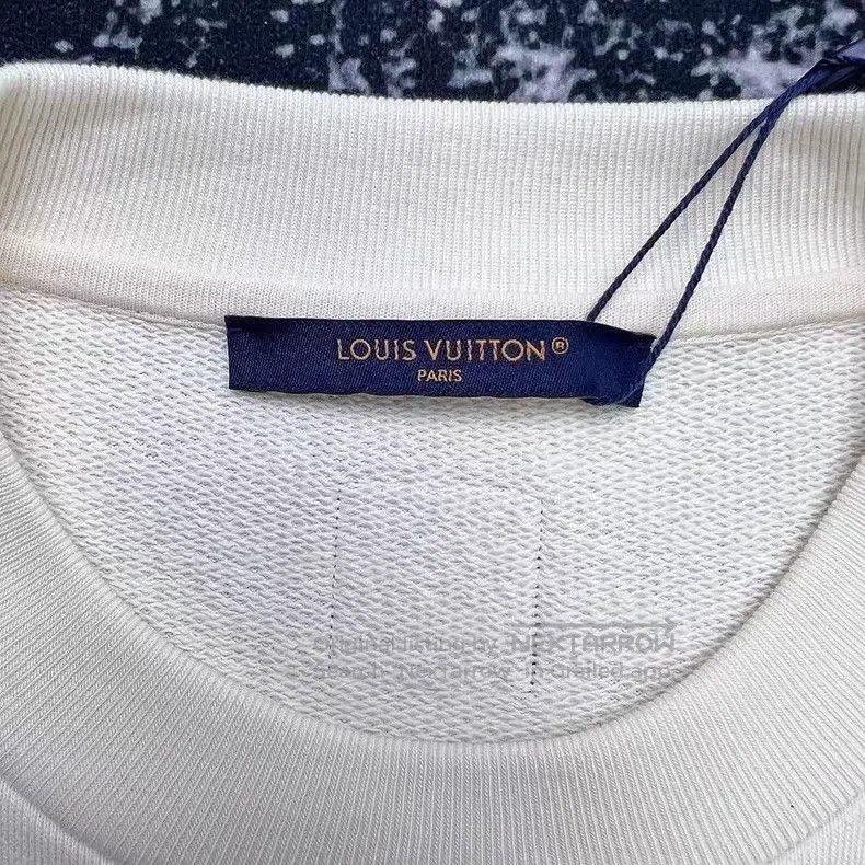 Louis Vuitton Louis Vuitton 25 Latest Cursive Letter logo Sweatshirt Size US XL / EU 56 / 4 - 4 Thumbnail
