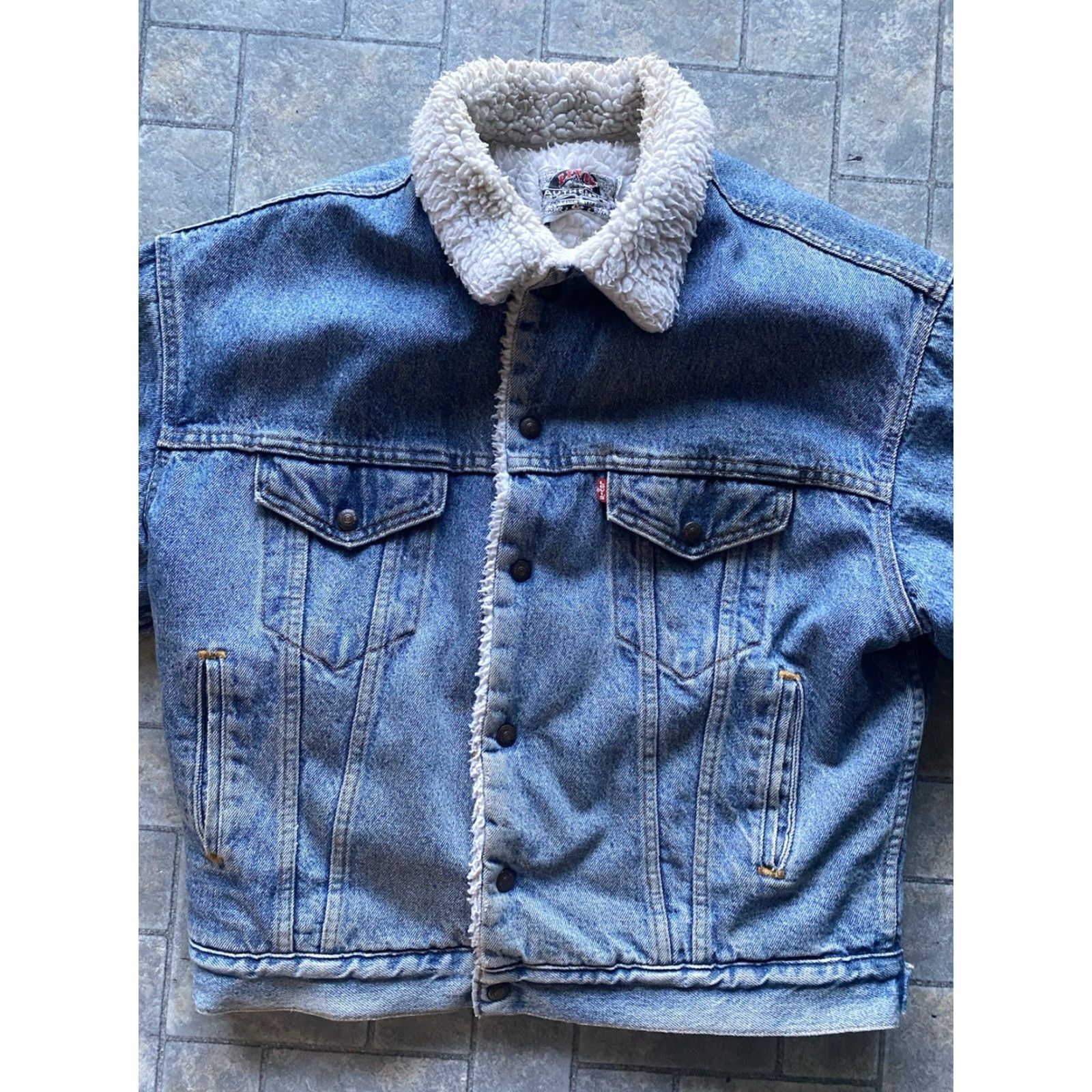 Levi's VINTAGE Levi’s Denim Jacket Sherpa Lined Men’s Size M Blue Made In USA WPL 423 Jacket Mens Denim Blue Lined Cotton Polyester Snap USA 423 Accessories? Size US M / EU 48-50 / 2 - 6 Thumbnail