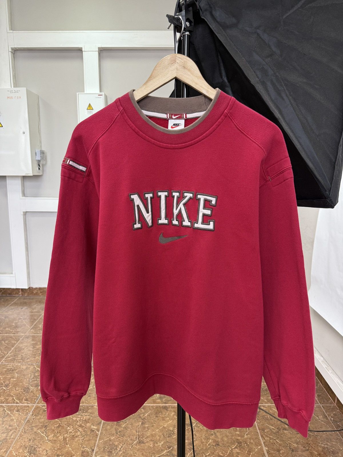 Nike 🇺🇸 Vintage 90s Nike Archive Sweatshirt Y2K Rare Retro Size US M / EU 48-50 / 2 - 1 Thumbnail