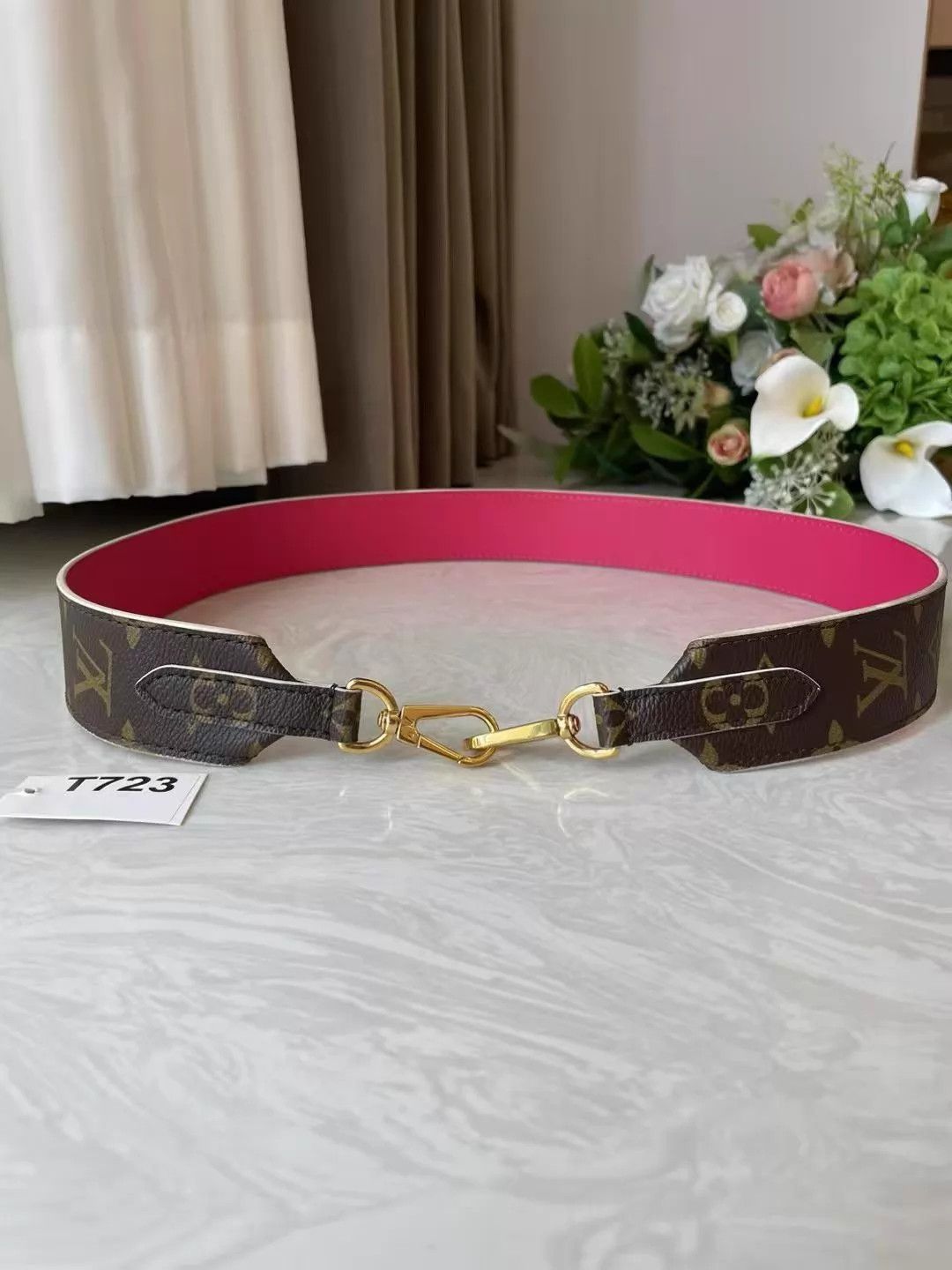 Louis Vuitton LV Wide Shoulder Strap Like New 97x4cm T723 Size ONE SIZE - 1 Thumbnail