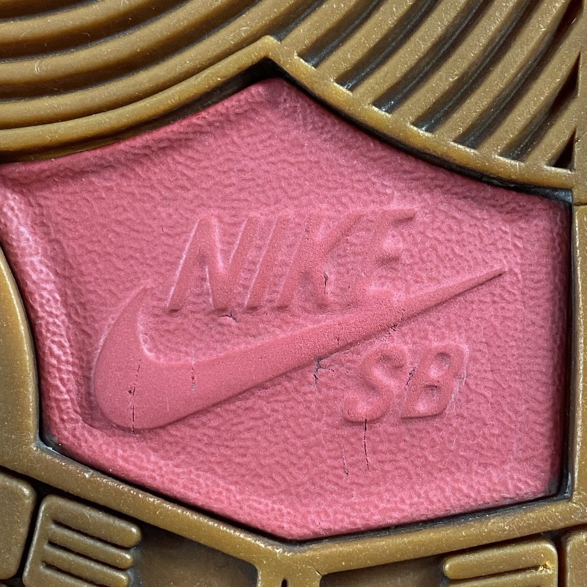 Nike SB Dunk Low Valentine’s Day 2014 Size US 8.5 / EU 41-42 - 12 Thumbnail