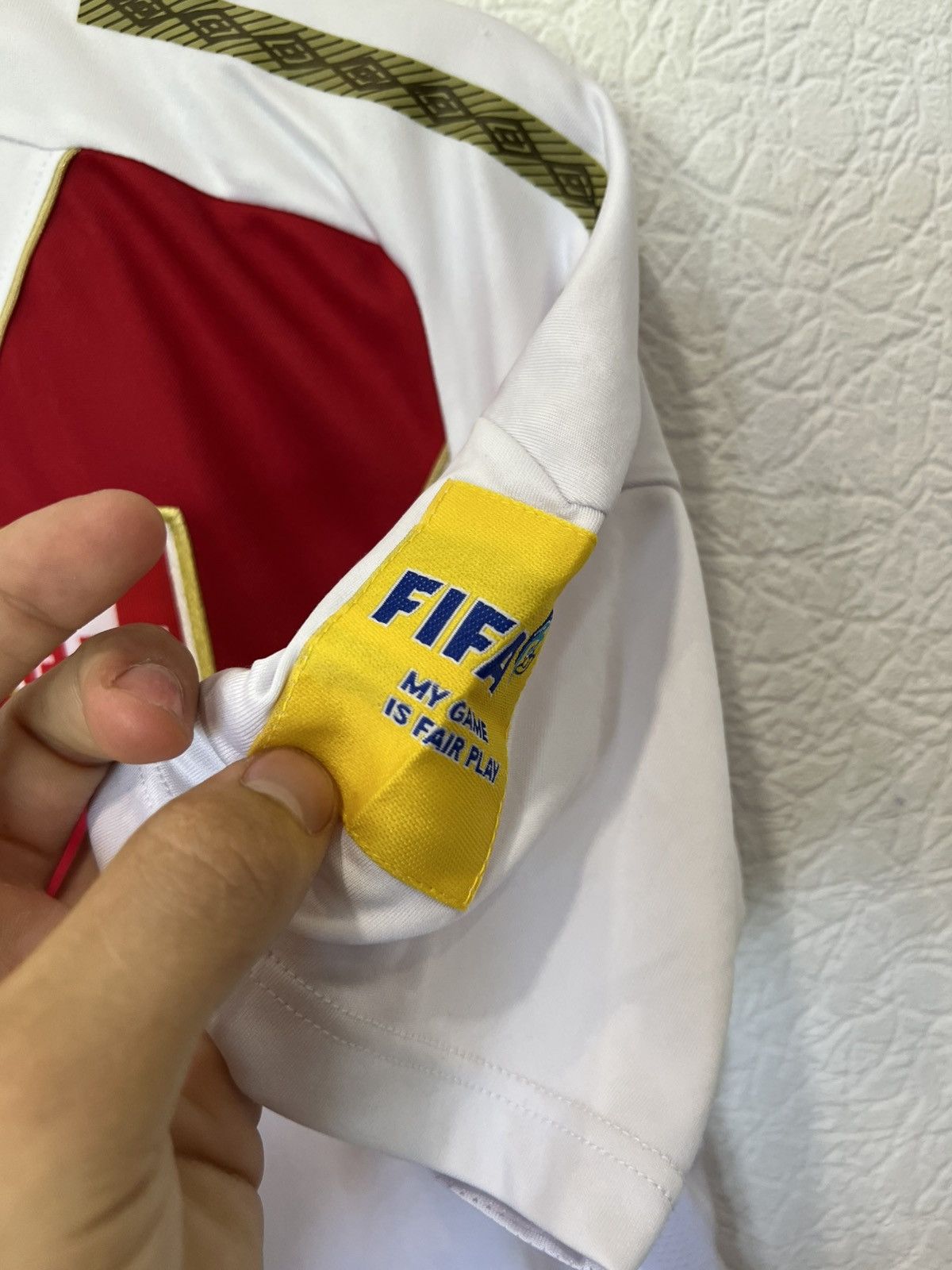 Umbro GUERRERO Peru Umbro 2018 Home Kit Soccer Jersey Football Size US M / EU 48-50 / 2 - 6 Thumbnail