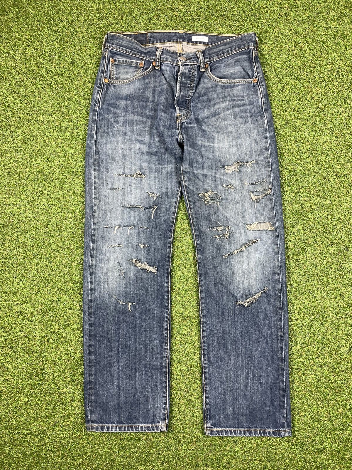 Levi's Vintage 90s Levi’s 501 jeans denim distressed size 31x30 Size US 31 - 1 Thumbnail