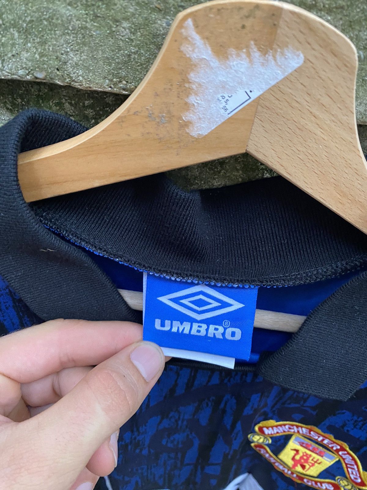 Umbro Vintage Umbro Manchester United Soccer Jersey Size US L / EU 52-54 / 3 - 3 Thumbnail