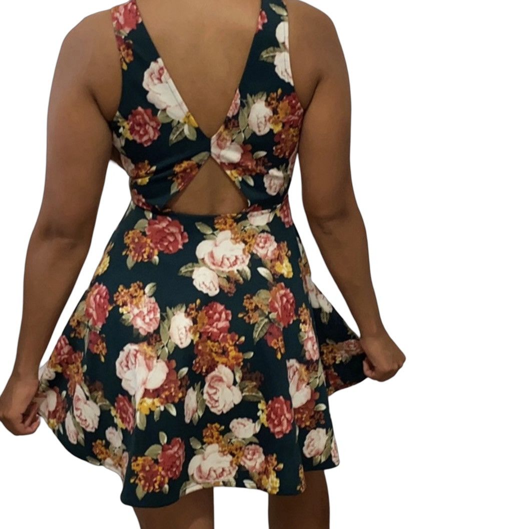 Forever 21 Forever 21 Classic Navy Floral Print Sleeveless Dress Size L / US 10 / IT 46 - 9 Thumbnail
