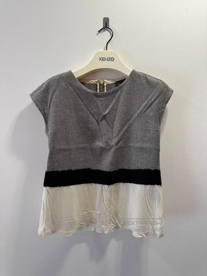 Fendi Fendi Gray and white, women's short-sleeved tee, wool blen Size XS / US 0-2 / IT 36-38 - 1 Thumbnail