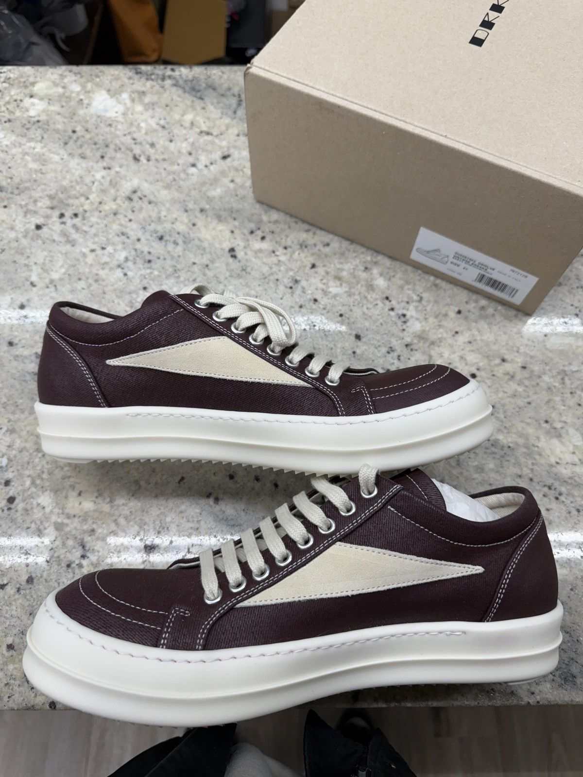 Rick Owens Rick Owen Burgandy Low Too Sneakers Size US 9 / EU 42 - 2 Thumbnail