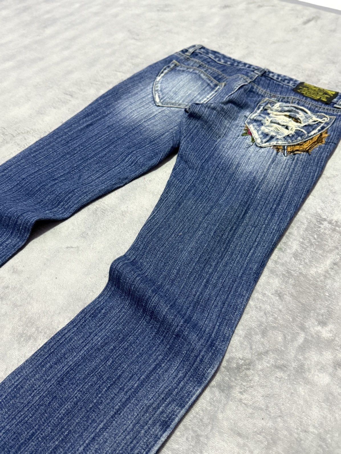 Japanese Brand Awesome Denim Paradise Distressed Embroidered Flare Jeans Size 28" / US 6 / IT 42 - 15 Thumbnail
