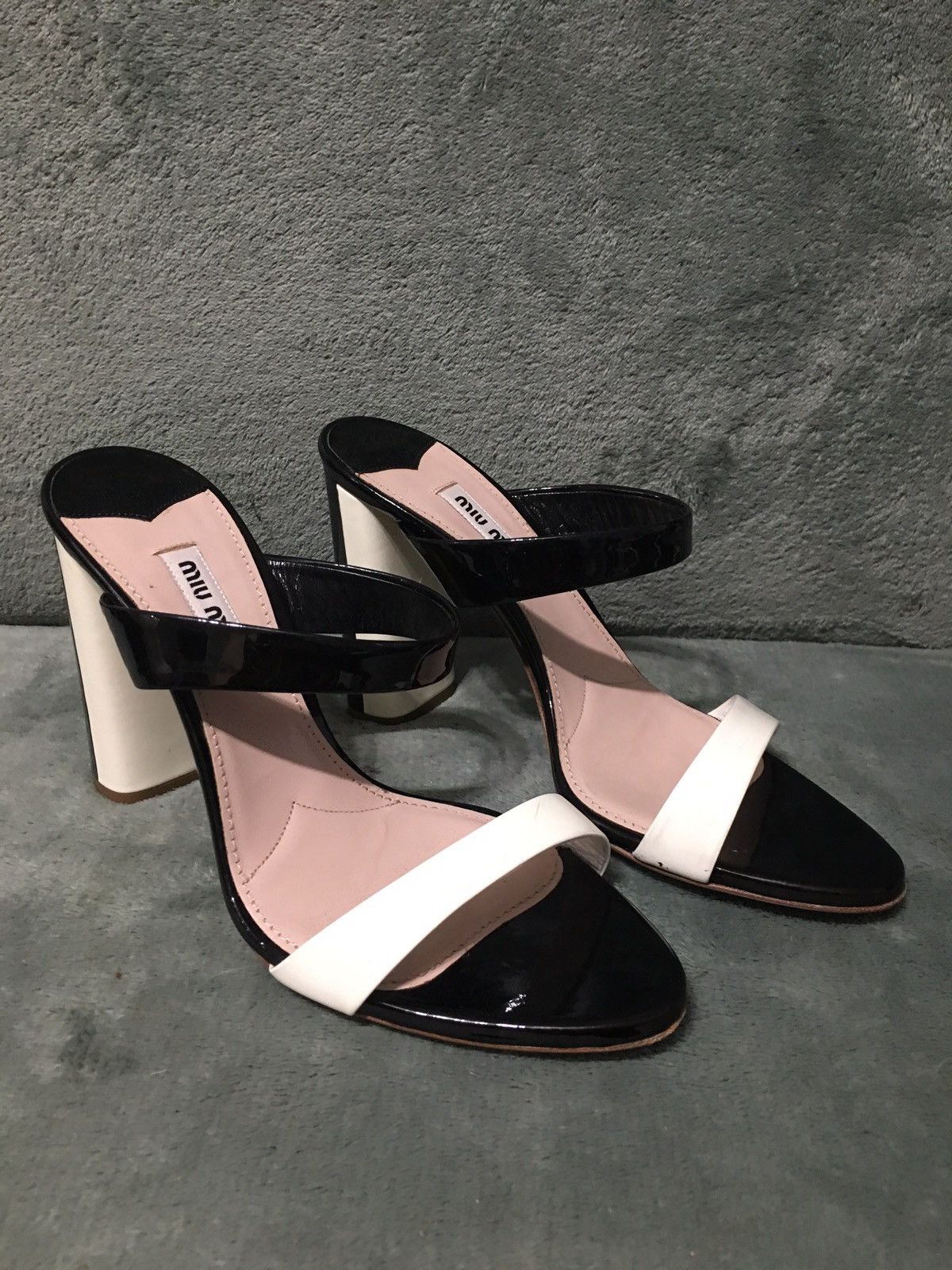 Miu Miu MIU MIU Patent Leather Double Strap Block Heel Mules EU37.5 Size US 7.5 / IT 37.5 - 4 Thumbnail