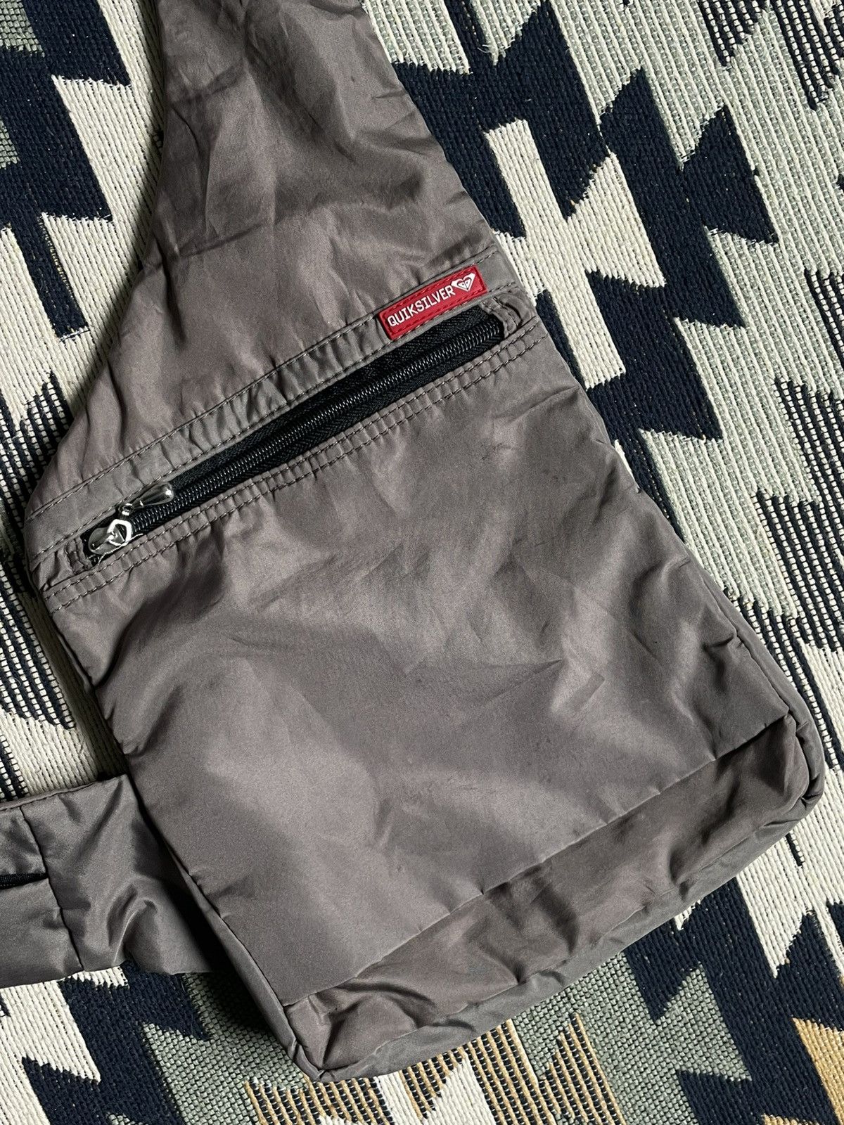 Quiksilver Vintage Quiksilver Y2K Logo Sling Bag Crossbody Size ONE SIZE - 4 Thumbnail