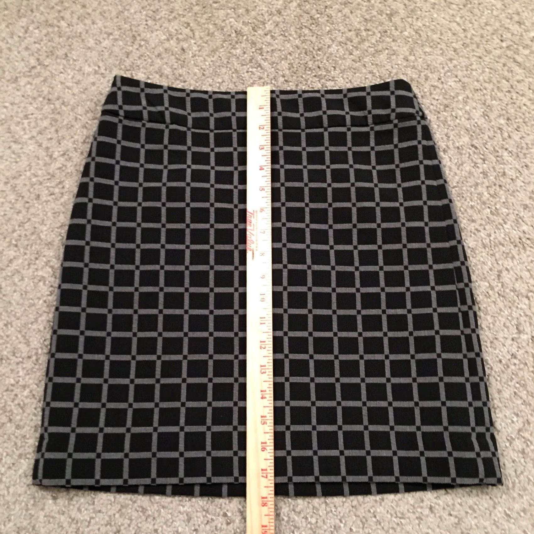 Loft Loft Skirt Size 4P Knee Length Lined Black Gray Check Pencil Size 27" / US 4 / IT 40 - 4 Thumbnail