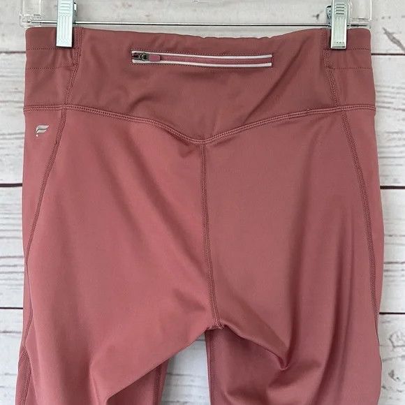Fabletics FABLETICS Mid-Rise Statement Ultracool Legging Capri Size 30" / US 8 / IT 44 - 6 Thumbnail