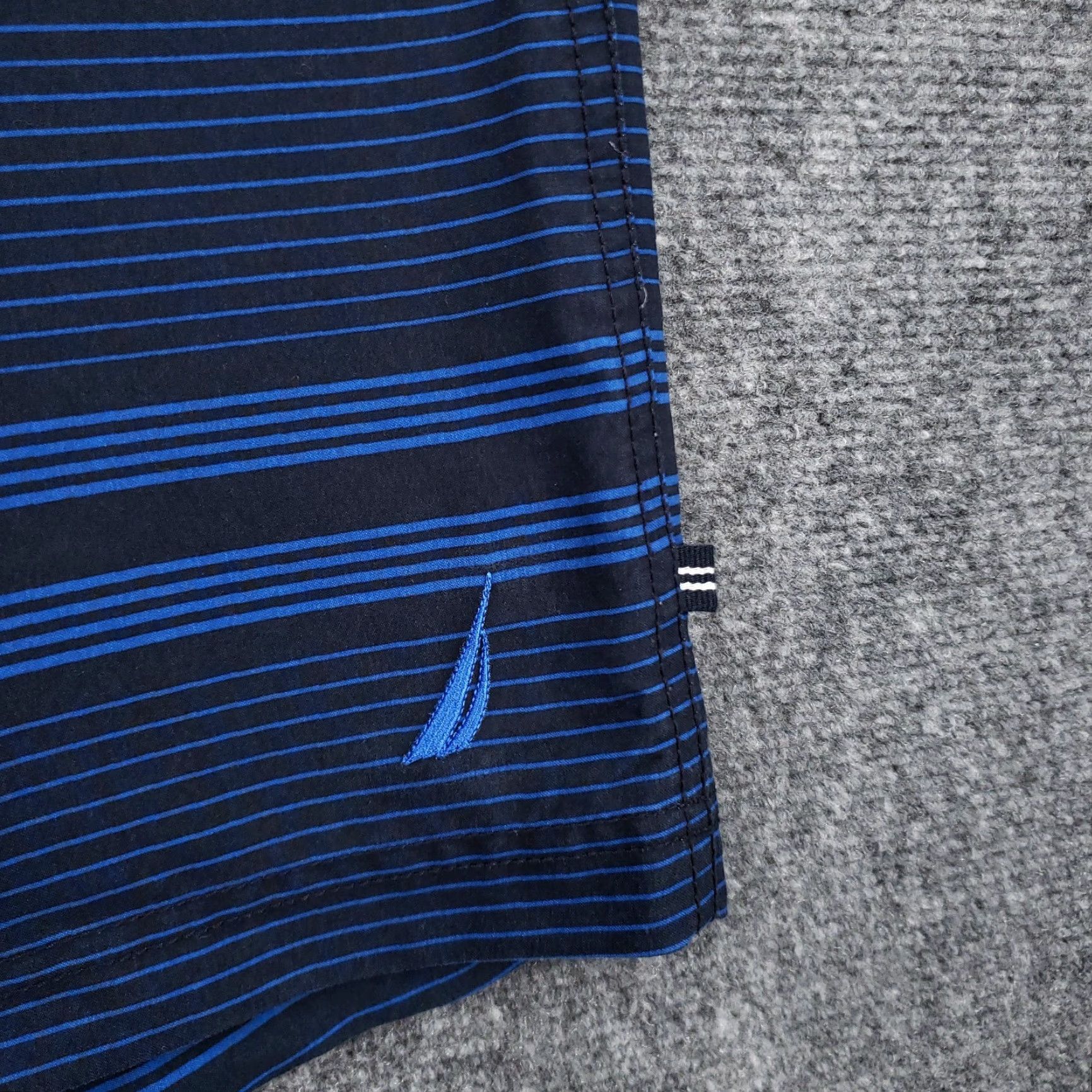 Nautica Nautica Swim Trunks Mens XL Blue Striped Surf Quick Dry Pockets 100% Polyester Bottom Men XL Blue Size US 36 / EU 52 - 6 Thumbnail