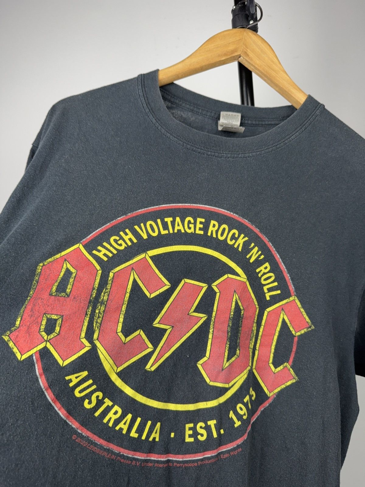 AC/DC 2022 Retro AC/DC High Voltage Distressed Band Tee L Size US L / EU 52-54 / 3 - 4 Thumbnail