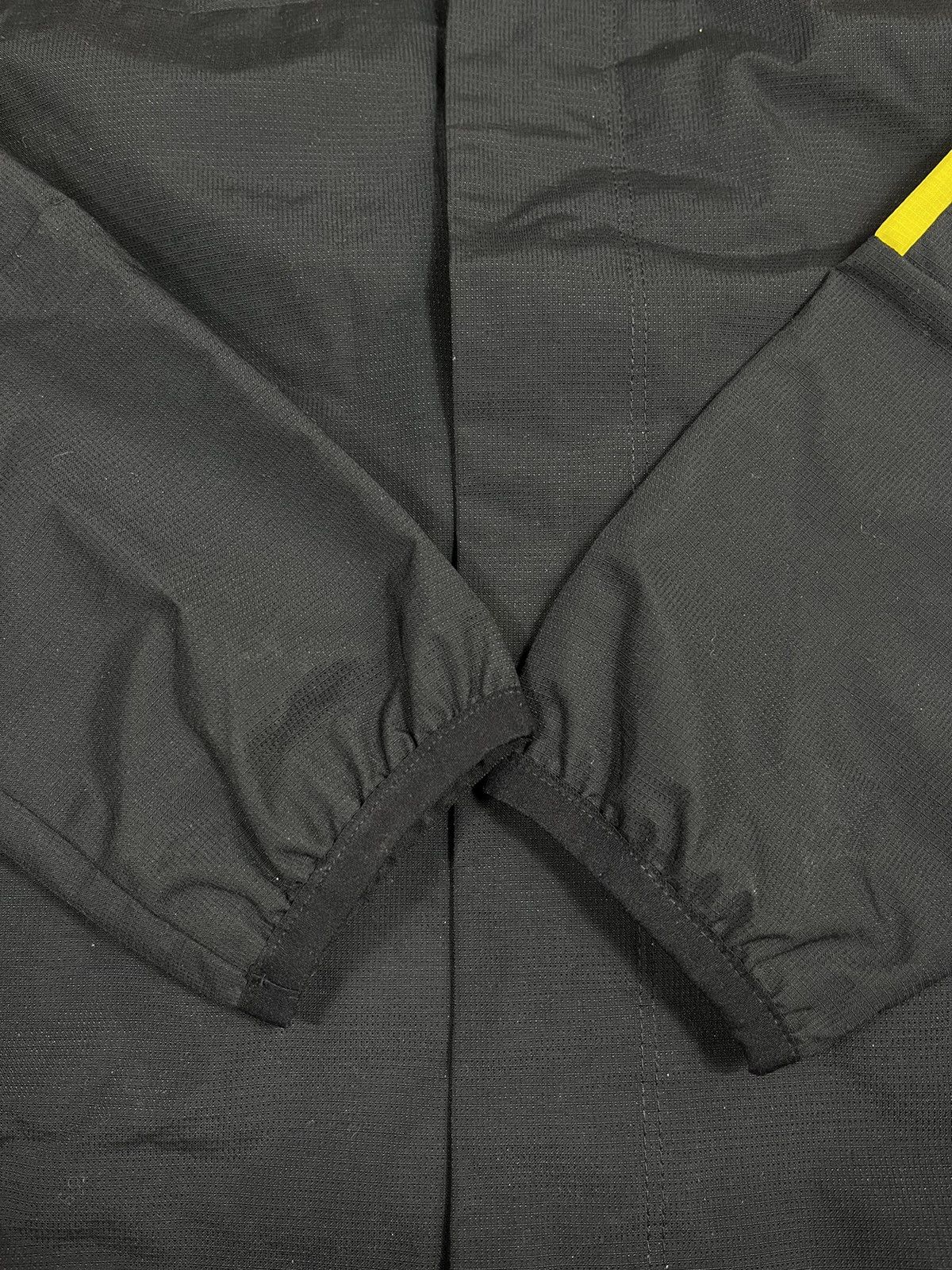 Puma Vintage Y2K Puma Borussia Dortmund big logo light jacket Size US S / EU 44-46 / 1 - 9 Thumbnail