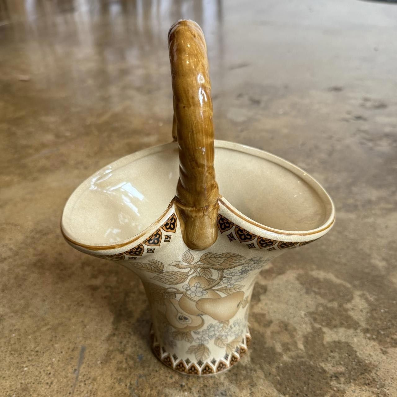 Designer Ceramic Fan Basket Style Vase Size ONE SIZE - 2 Thumbnail