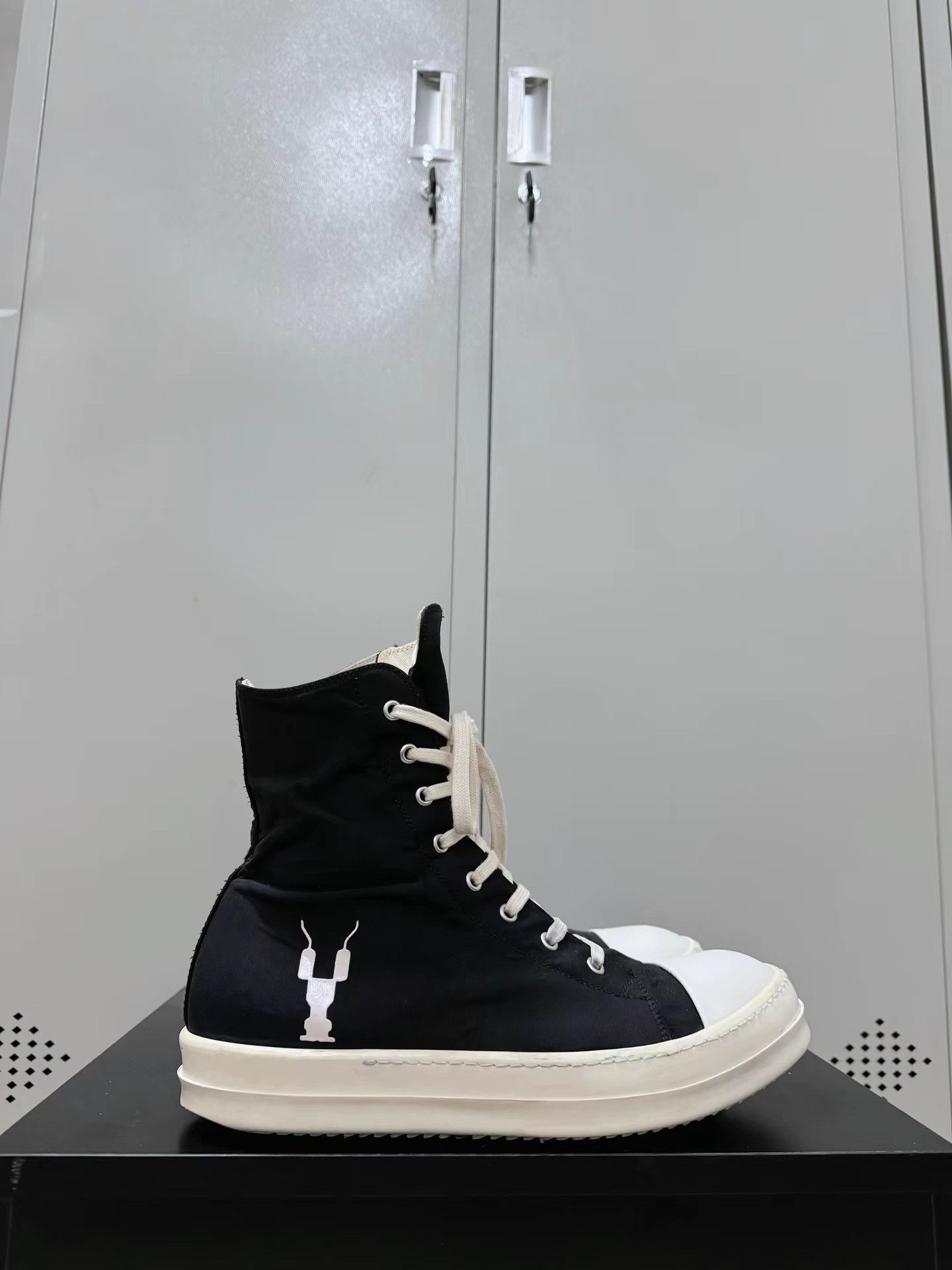 Rick Owens Drkshdw Rick Owens Drkshdw Converse high-top sneakers Size US 10.5 / EU 43-44 - 8 Thumbnail