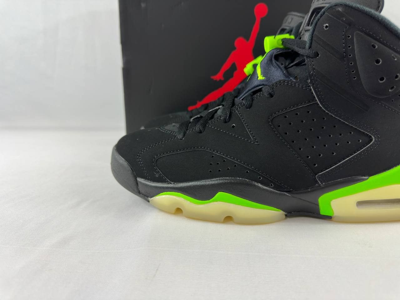 Nike Nike Air Jordan 6 Retro 'Electric Green' CT8529-003 Size US 8 / EU 41 - 8 Thumbnail