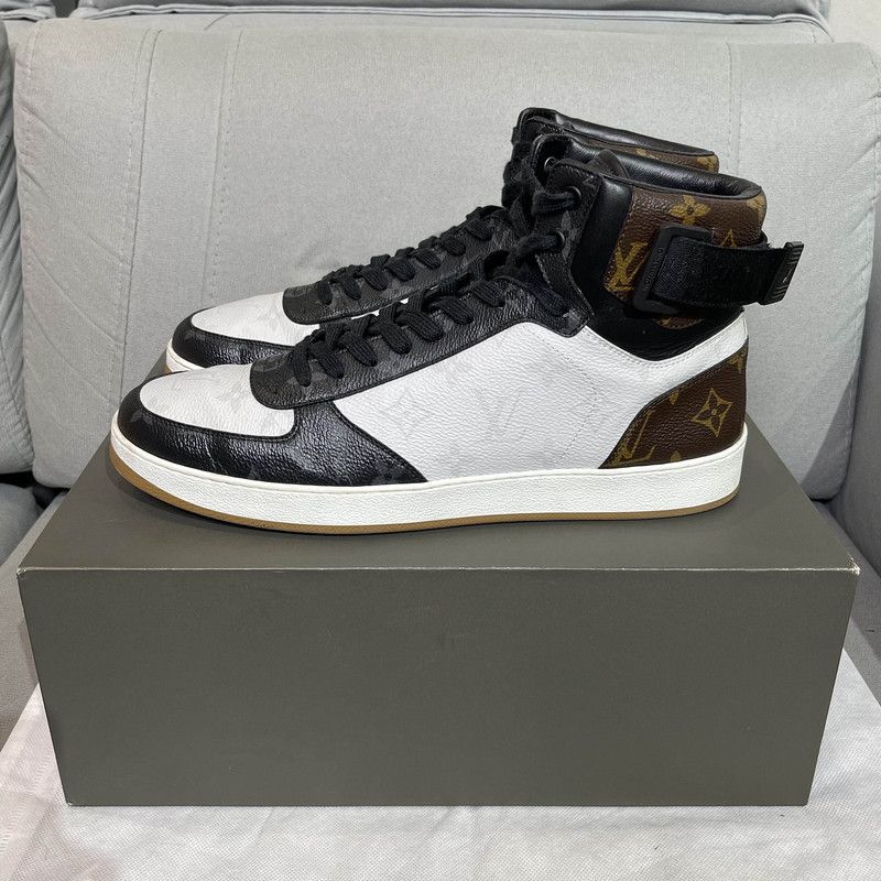 Louis Vuitton Louis Vuitton Rivoli Series Black and White Sneakers 0079 Size US 9 / EU 42 - 1 Thumbnail