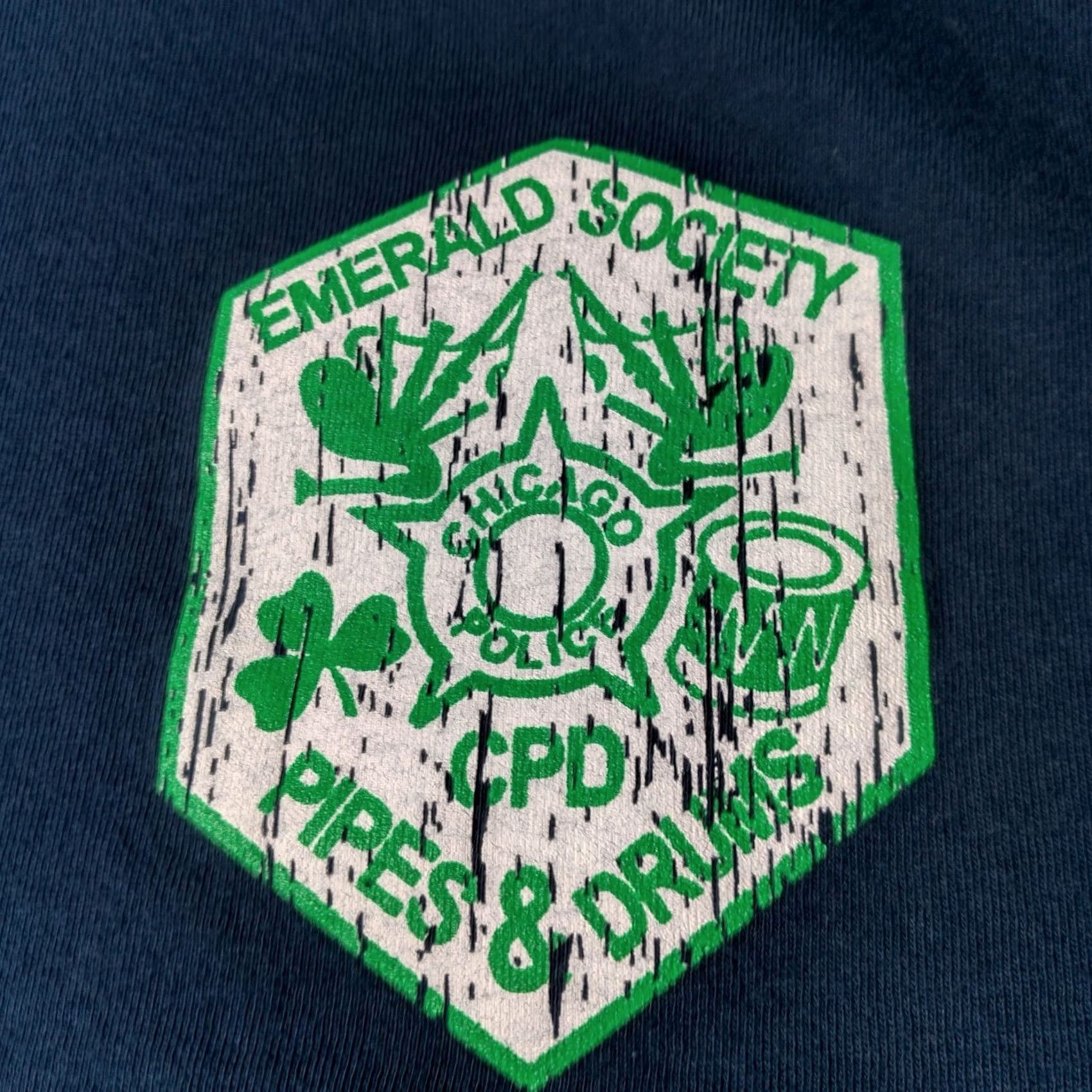 Gildan Emerald Society Chicago Police Pipes And Drums Shirt 2XL CPD Irish Flag Bagpipes Shirt Size US XXL / EU 58 / 5 - 3 Thumbnail