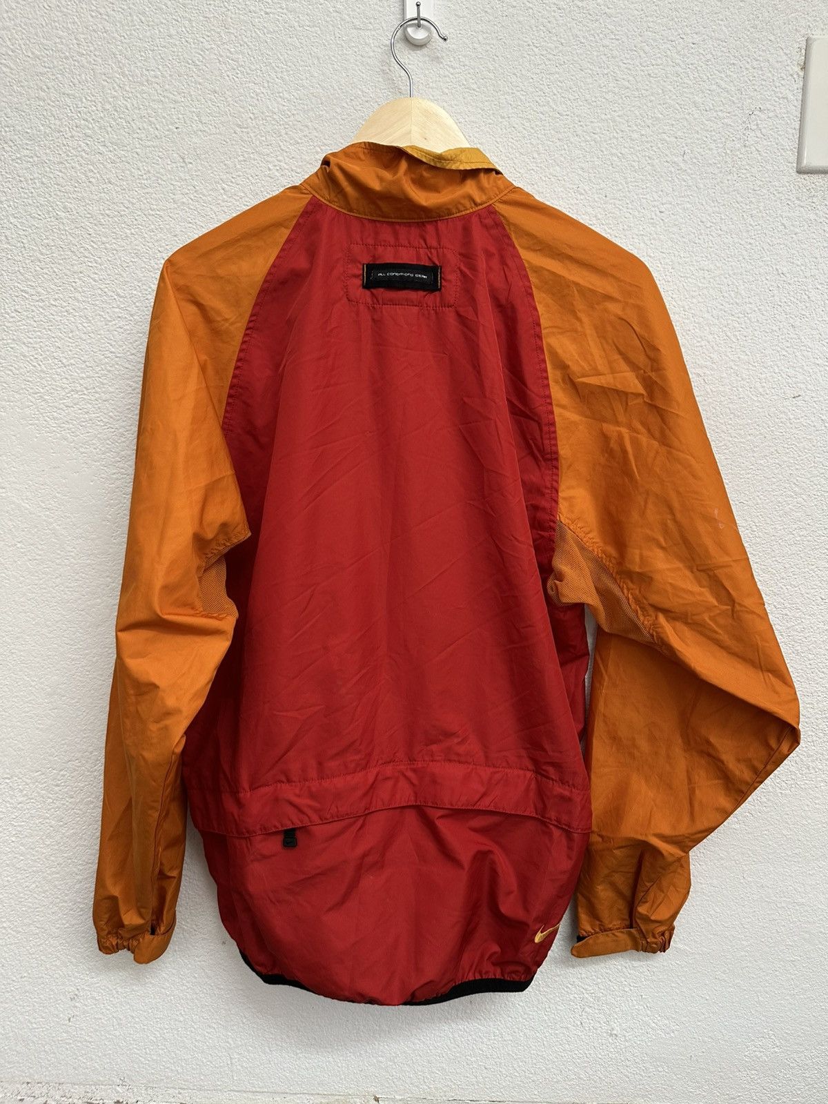 Nike ACG Nike ACG Orange Windbreaker Size US M / EU 48-50 / 2 - 2 Thumbnail