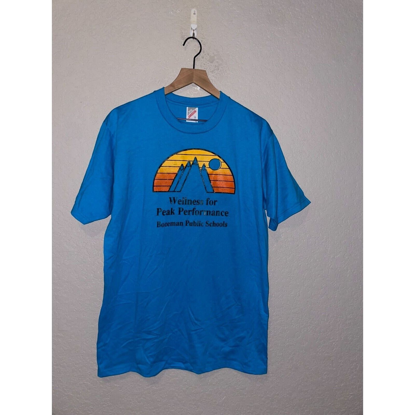 Jerzees Vintage School Shirt Jerzees Wellness Peak Bozeman Tee 90s L Size US L / EU 52-54 / 3 - 1 Thumbnail