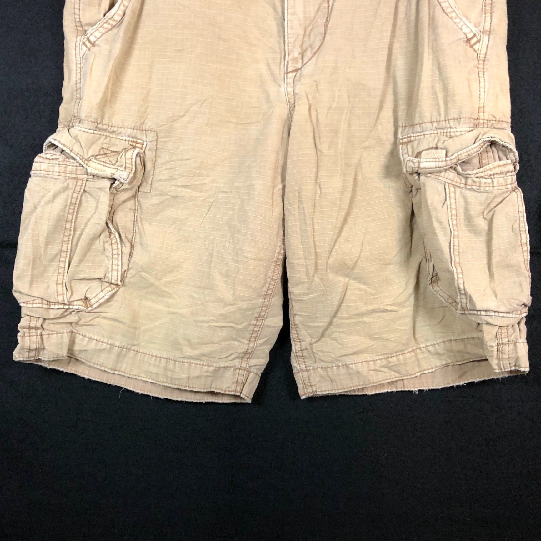 American Eagle Outfitters American Eagle Outfitters Mens Shorts Tan Cargo Longer Length 32 Cargo Pocket Distinctive Tan Cargo Shorts 32 Mens Accessories Pants Size US 32 / EU 48 - 3 Thumbnail