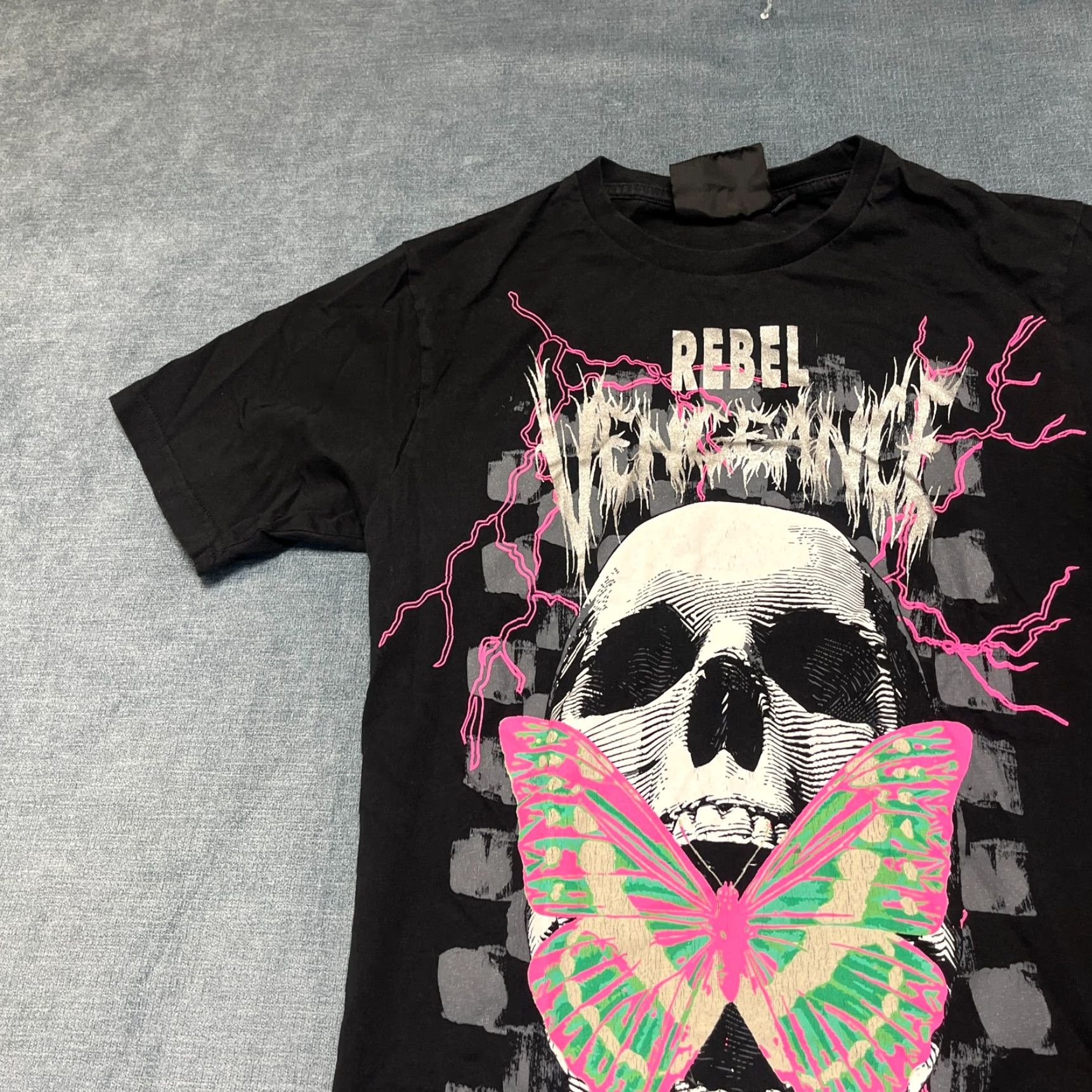 Vintage VINTAGE Rebel Vengeance T-Shirt Mens Small Faded Black Graphic Skull Butterfly Rock Band Size US S / EU 44-46 / 1 - 4 Thumbnail