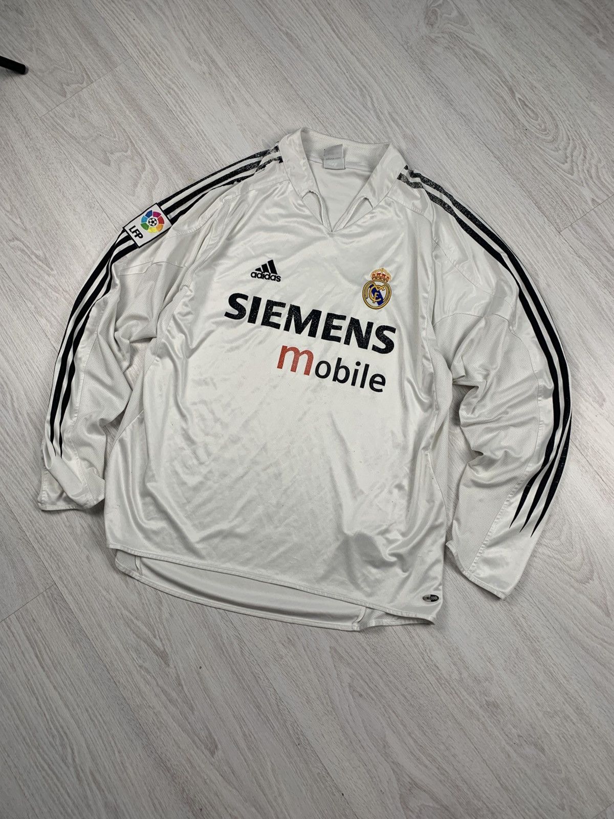 Adidas REAL MADRID 2004/2005 HOME FOOTBALL LONG SLEEVE ADIDAS SHIRT Size US L / EU 52-54 / 3 - 2 Thumbnail