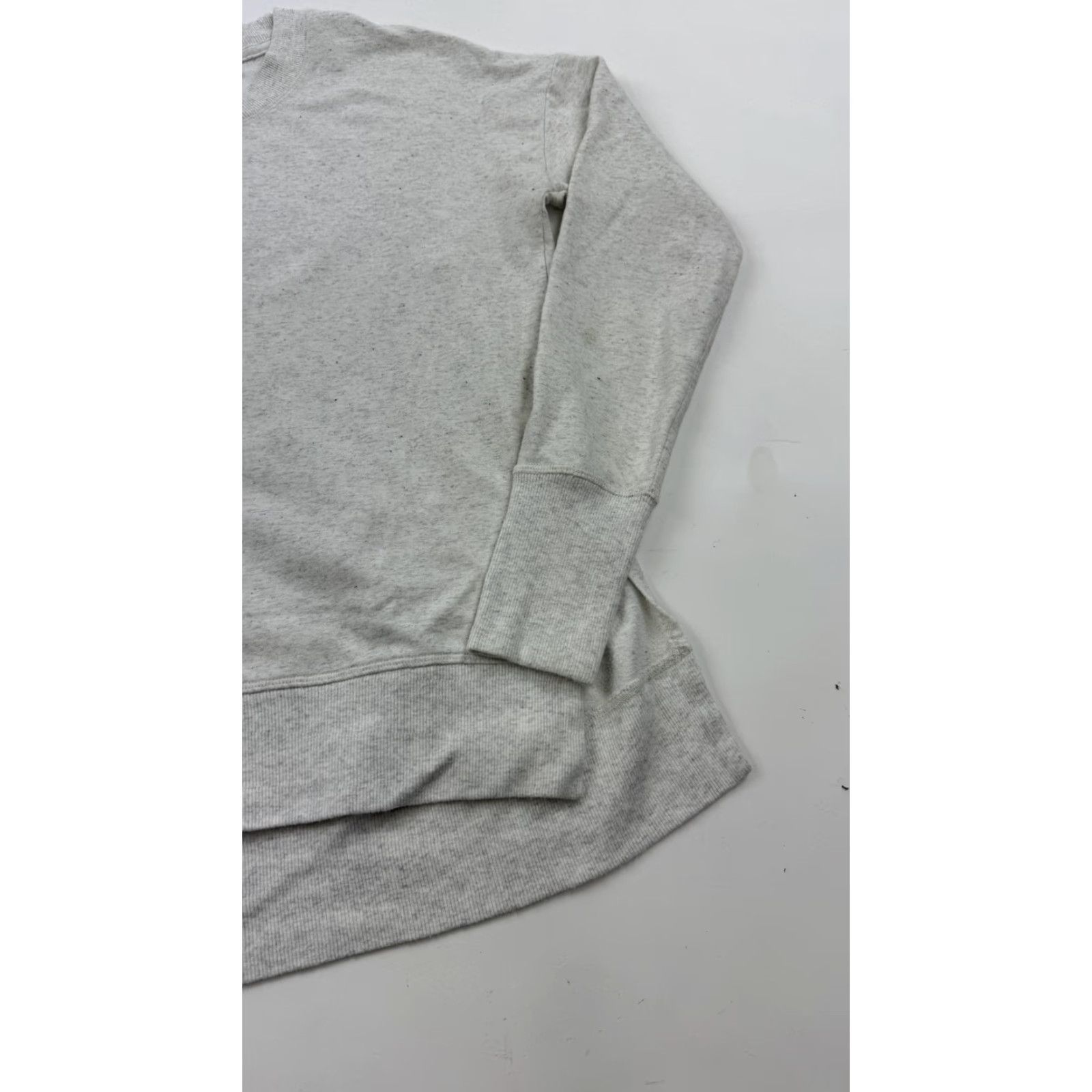 Athleta Athleta Sweatshirt Womens Small Gray Crewneck High Low Hem Side Slits Lounge Size S / US 4 / IT 40 - 2 Thumbnail