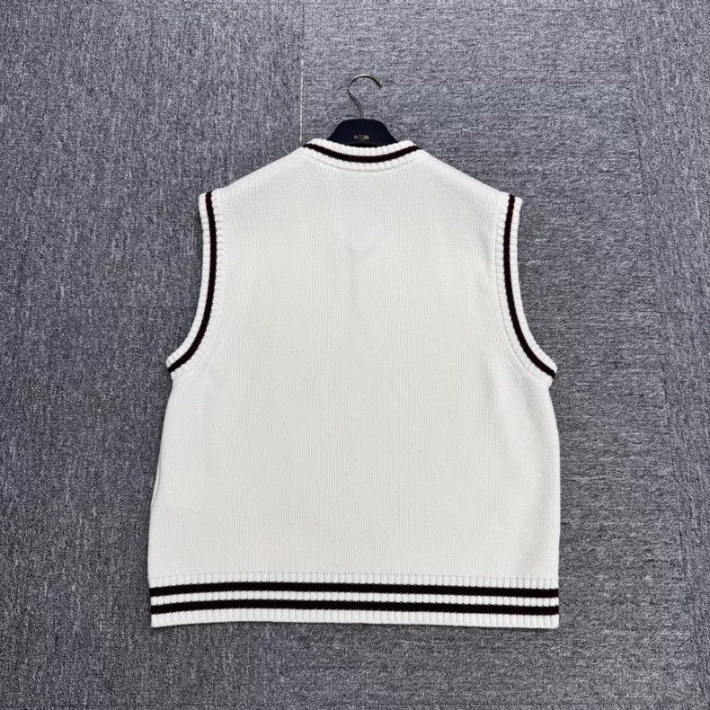 Louis Vuitton Louis Vuitton Embroidered badge wool vest Size US S / EU 44-46 / 1 - 6 Thumbnail
