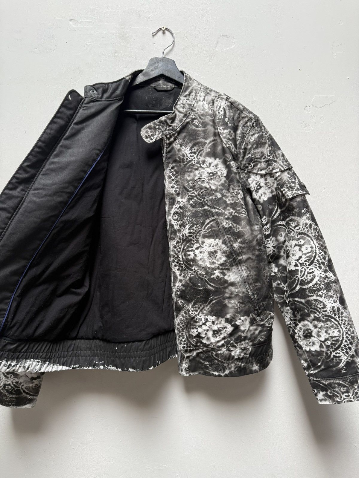 Other 5 Zip Painted White Floral Jacket Size US L / EU 52-54 / 3 - 5 Thumbnail
