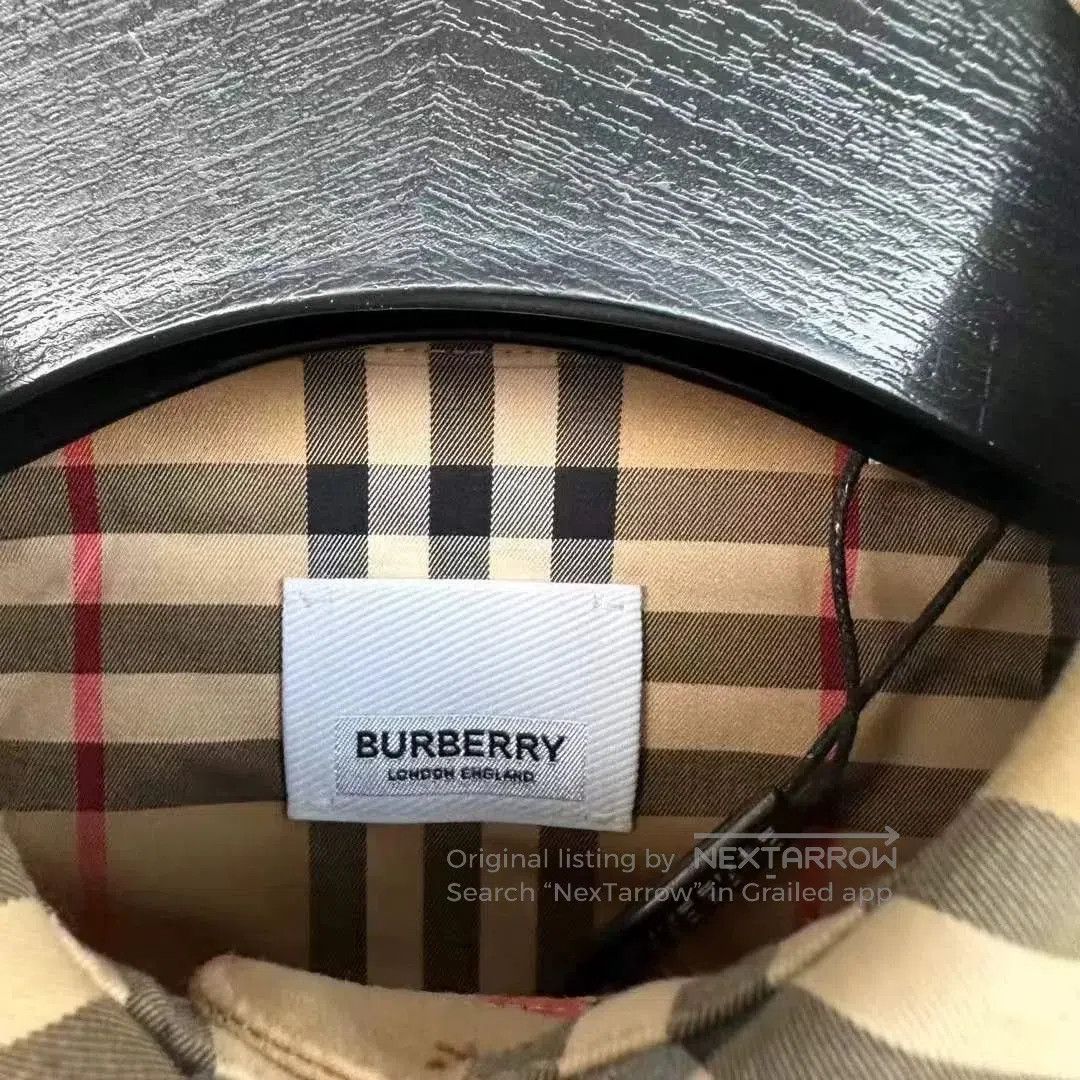 Japanese Brand Burberry Valentine Graffiti Love Shirt. Size XXS / US 00 / IT 34 - 2 Thumbnail