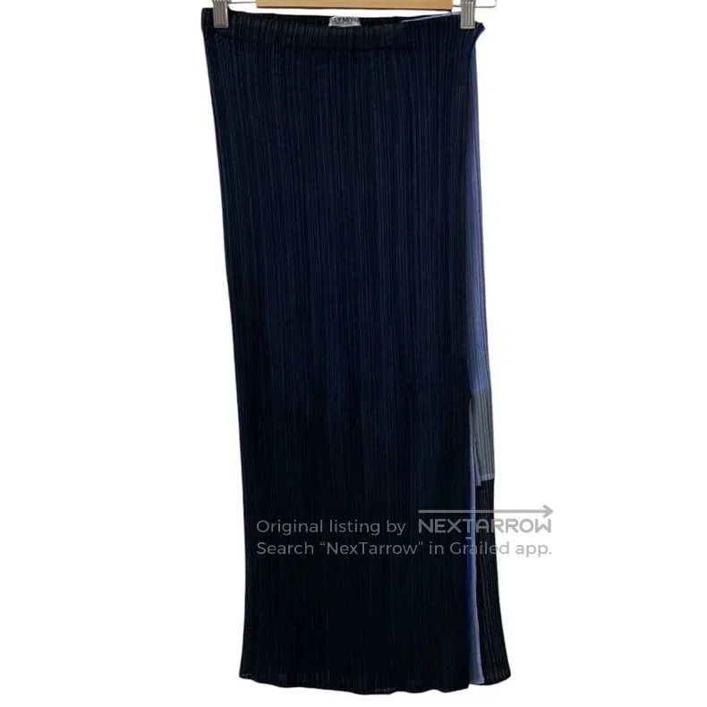 Issey Miyake Issey Miyake Black Midi Skirt Size 25" / US 0 / IT 36 - 1 Thumbnail